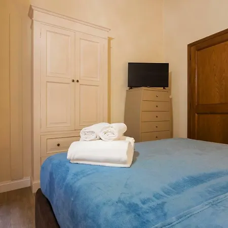 Duomo 2 Bedroom Apartment-3